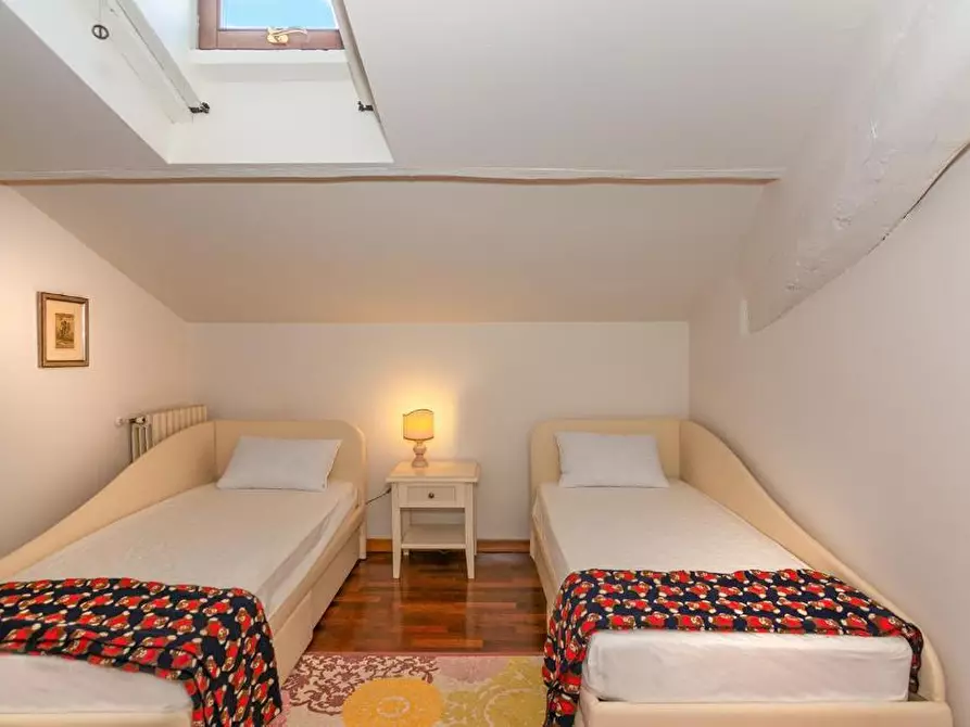 Immagine 27 di Villa in vendita  a Lucca