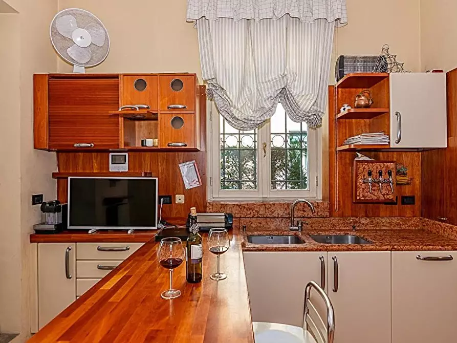 Immagine 31 di Villa in vendita  a Lucca