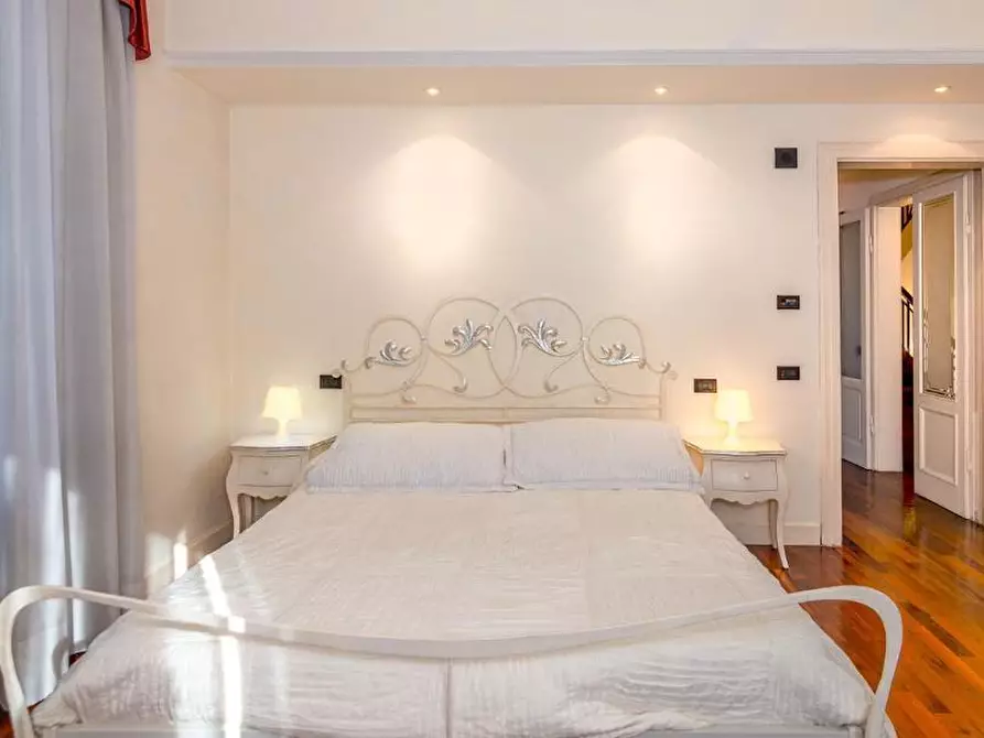 Immagine 16 di Villa in vendita  a Lucca