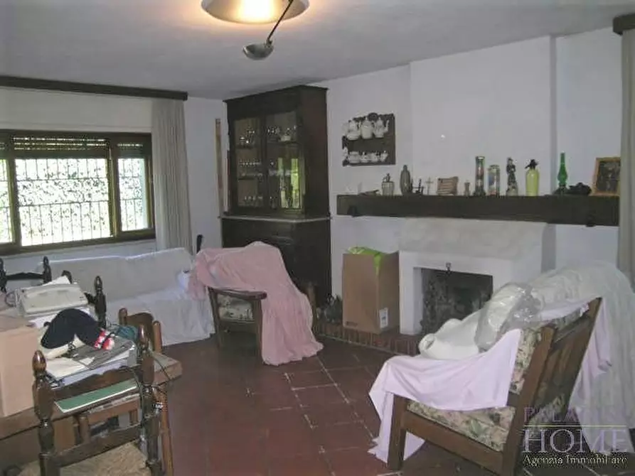 Immagine 23 di Villa in vendita  a Lucca