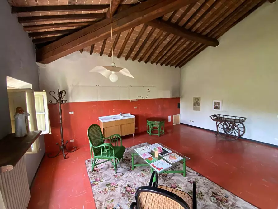 Immagine 52 di Villa in vendita  a Capannori