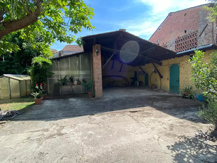 Immagine 68 di Villa in vendita  a Capannori