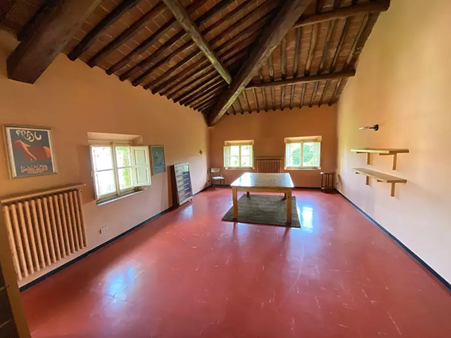 Immagine 48 di Villa in vendita  a Capannori