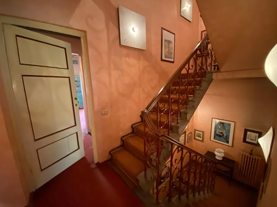 Immagine 54 di Villa in vendita  a Capannori