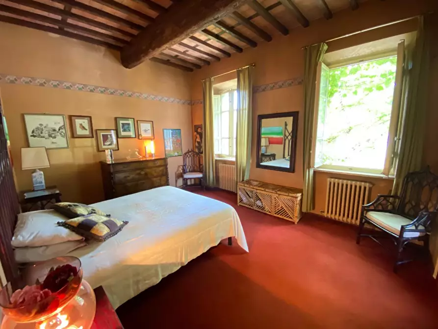 Immagine 39 di Villa in vendita  a Capannori