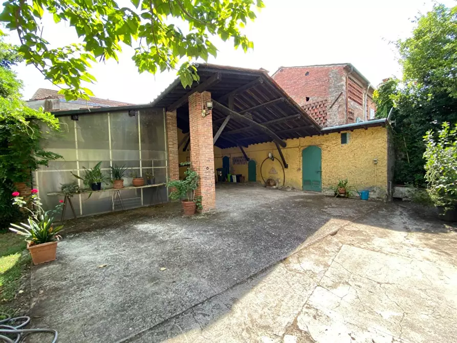 Immagine 69 di Villa in vendita  a Capannori