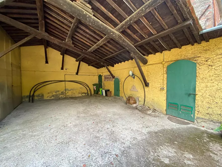 Immagine 67 di Villa in vendita  a Capannori