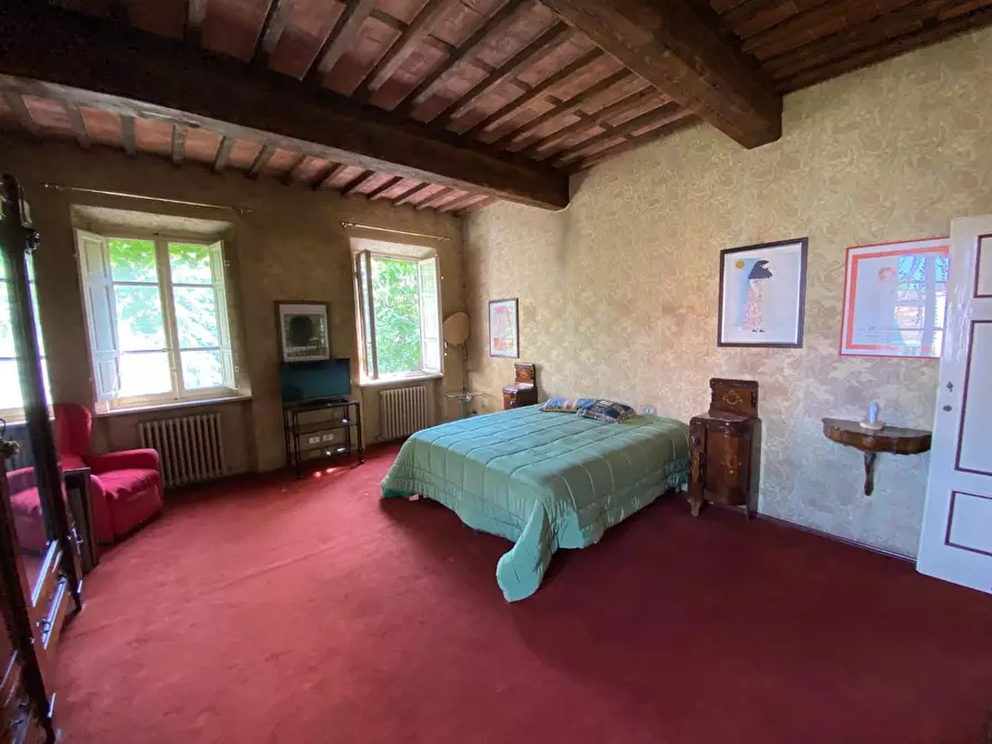 Immagine 35 di Villa in vendita  a Capannori