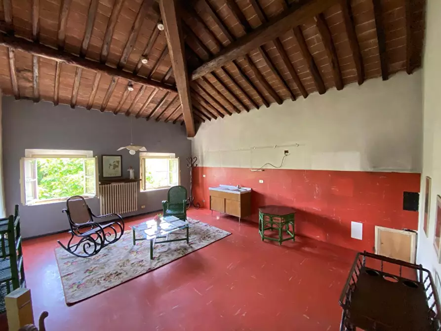 Immagine 53 di Villa in vendita  a Capannori