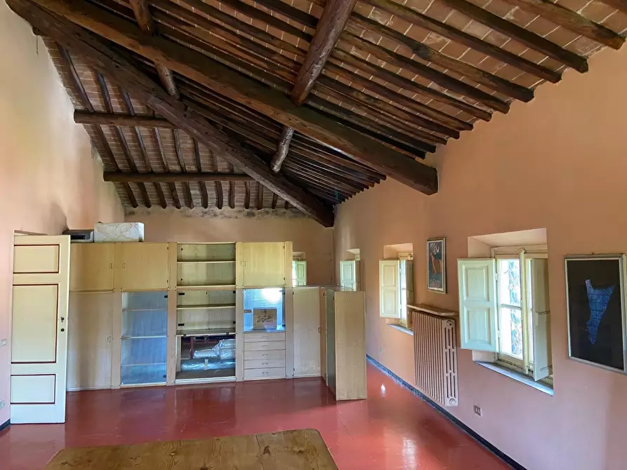 Immagine 50 di Villa in vendita  a Capannori