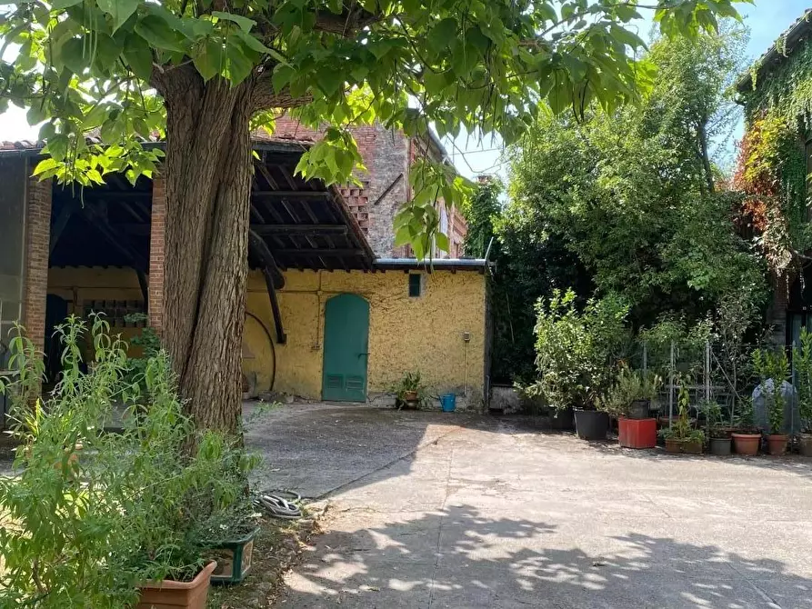 Immagine 76 di Villa in vendita  a Capannori