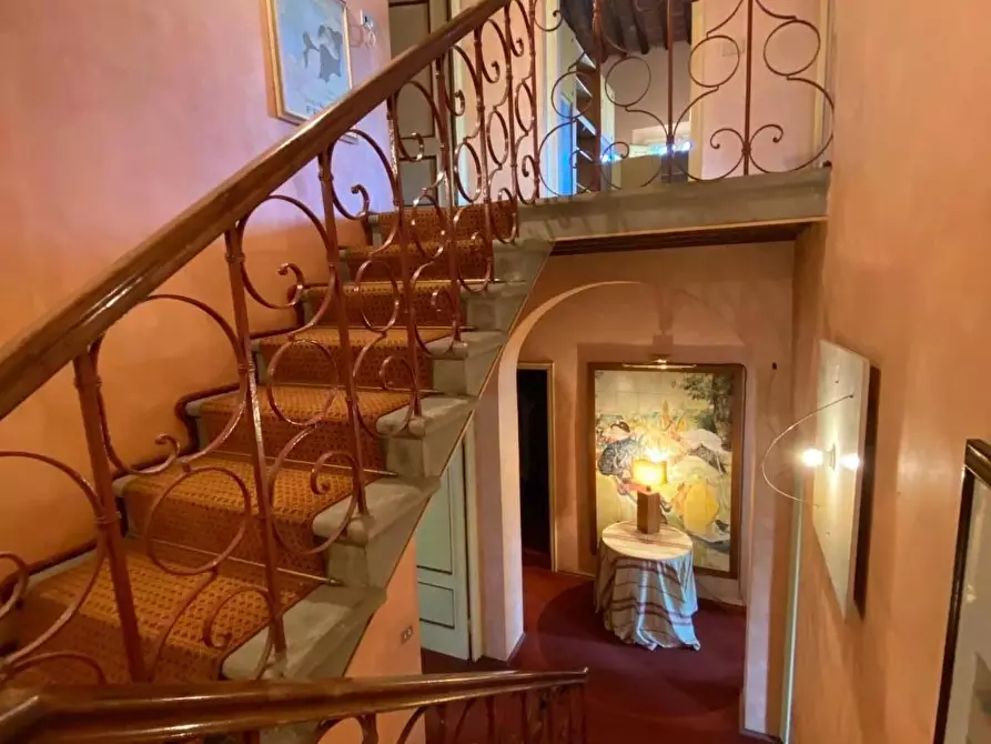 Immagine 45 di Villa in vendita  a Capannori