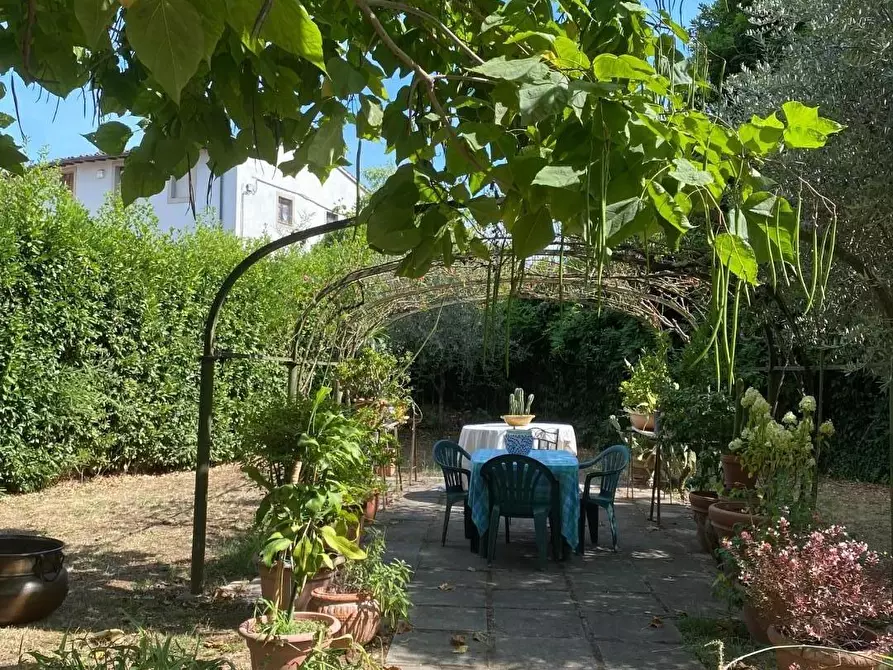 Immagine 75 di Villa in vendita  a Capannori