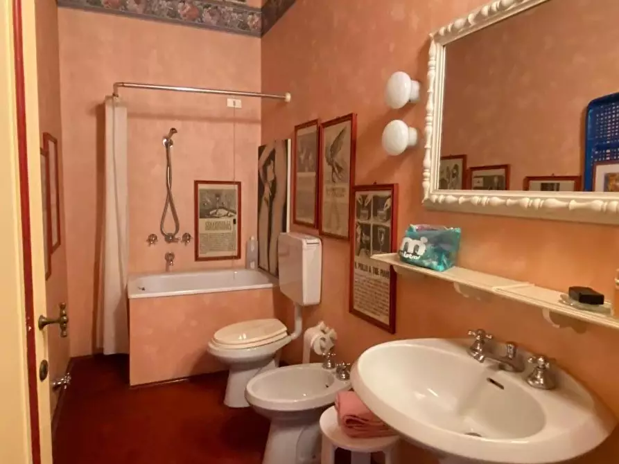 Immagine 31 di Villa in vendita  a Capannori