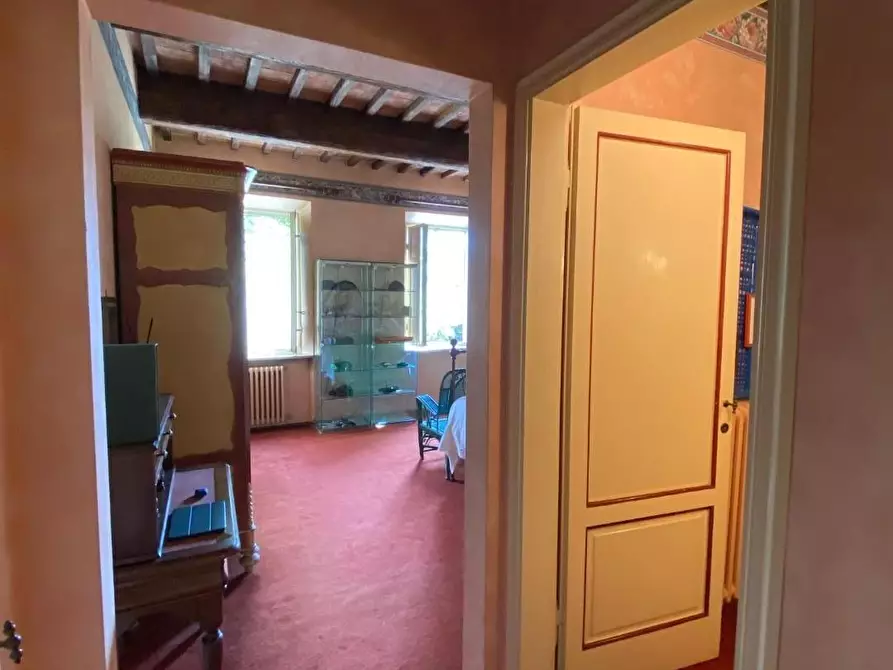Immagine 32 di Villa in vendita  a Capannori
