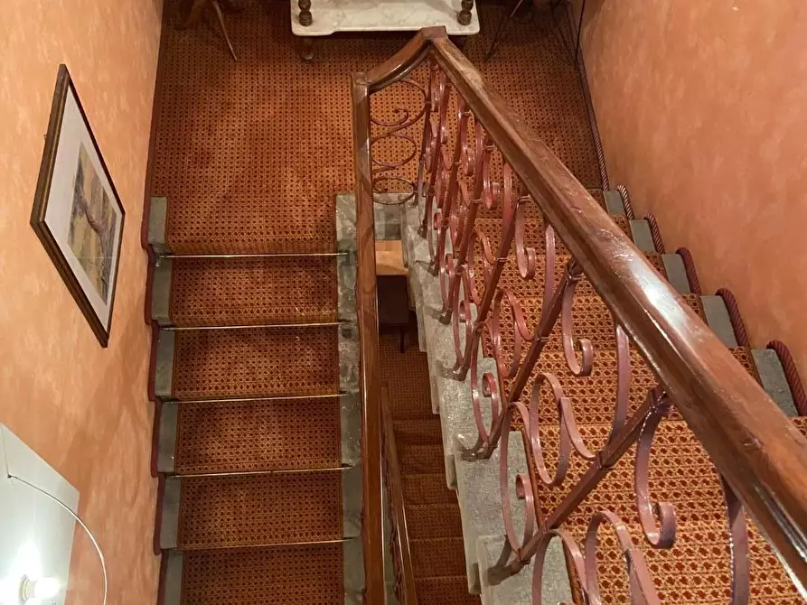 Immagine 51 di Villa in vendita  a Capannori