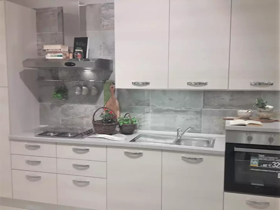 Immagine 11 di Villa in vendita  a Capannori