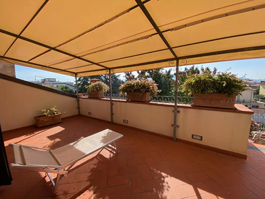 Immagine 23 di Appartamento in vendita  a Lucca