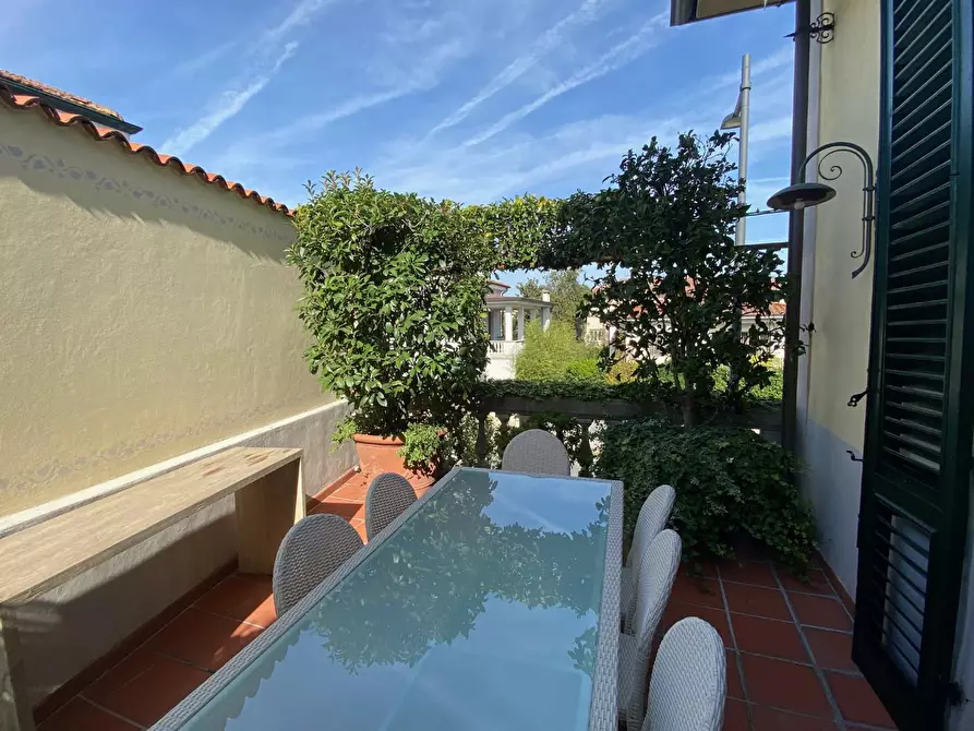 Immagine 24 di Appartamento in vendita  a Lucca