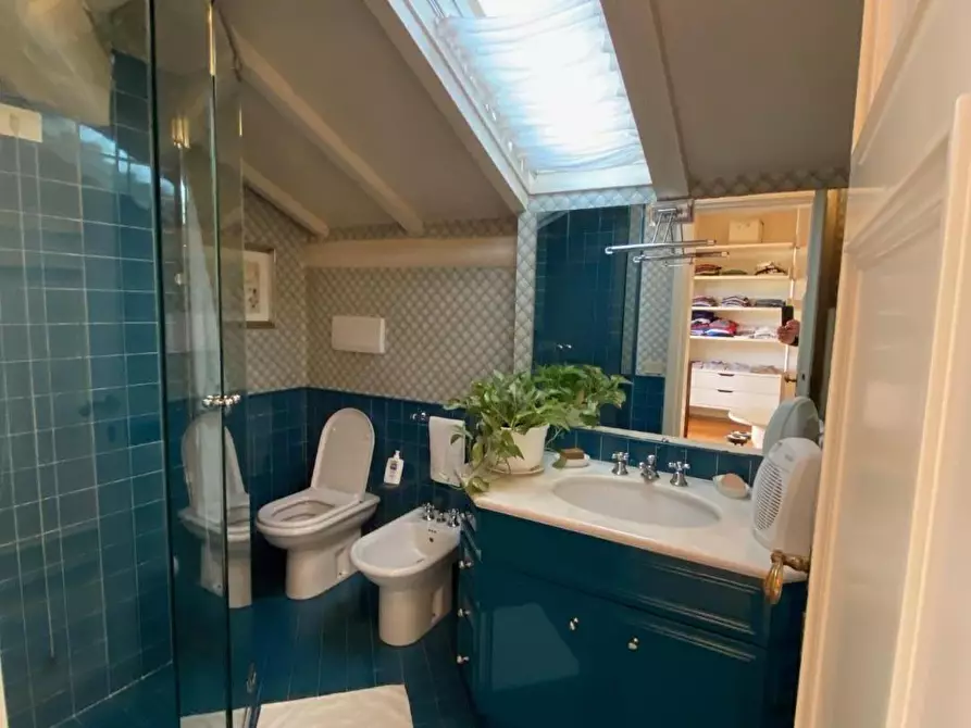 Immagine 20 di Appartamento in vendita  a Lucca