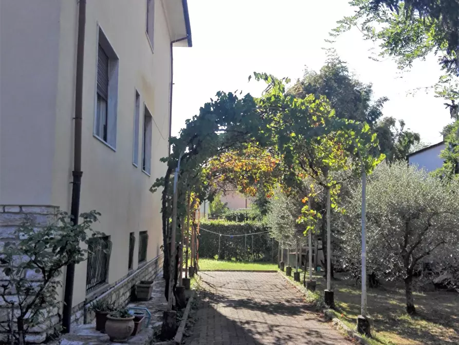 Immagine 18 di Villa in vendita  a Lucca