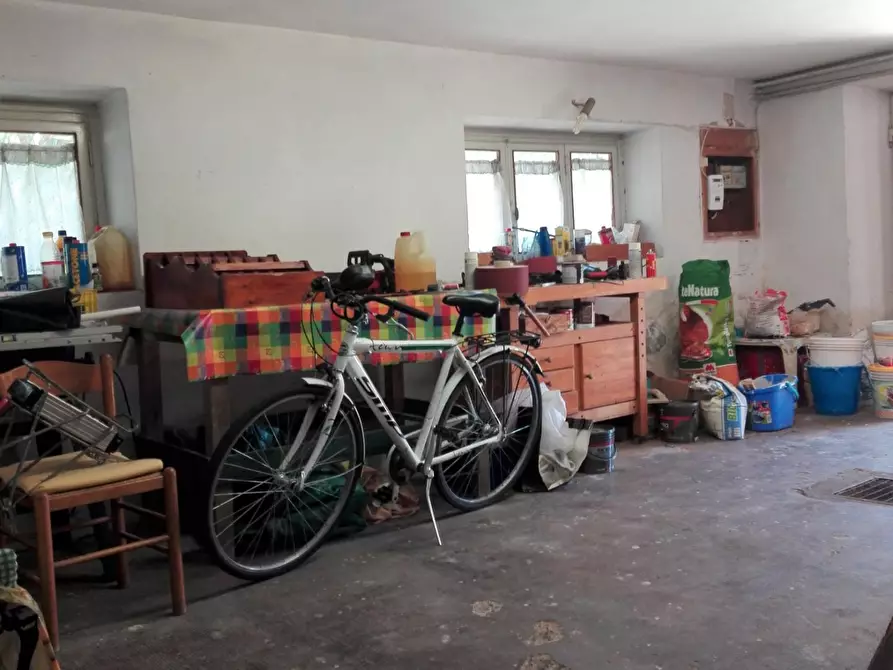 Immagine 19 di Villa in vendita  a Lucca