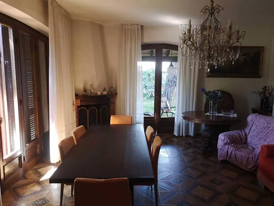 Immagine 7 di Villa in vendita  a Carrara