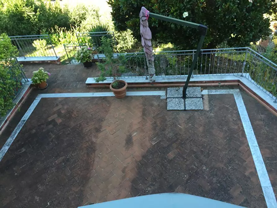 Immagine 9 di Porzione di casa in vendita  a Carrara