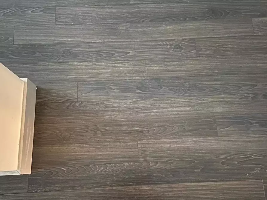 Immagine 2 di Locale commerciale in affitto  a Carrara