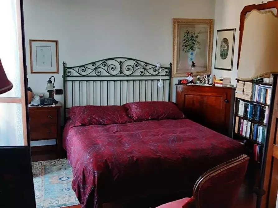 Immagine 12 di Casa trifamiliare in vendita  a Montignoso