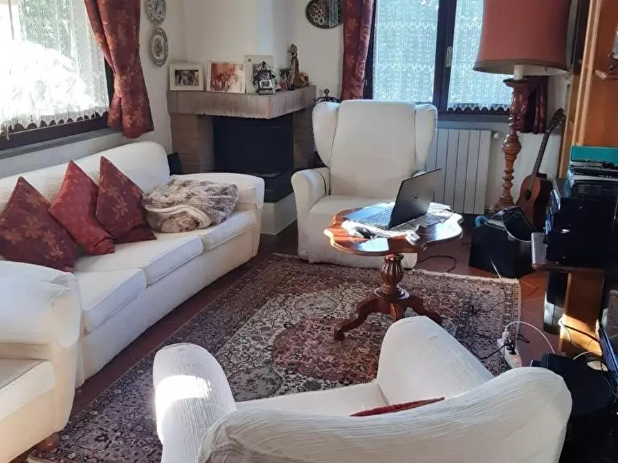 Immagine 8 di Casa trifamiliare in vendita  a Montignoso