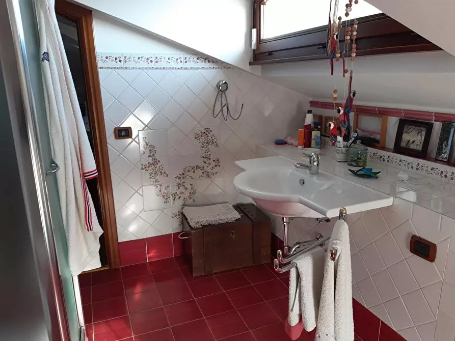 Immagine 20 di Casa trifamiliare in vendita  a Montignoso