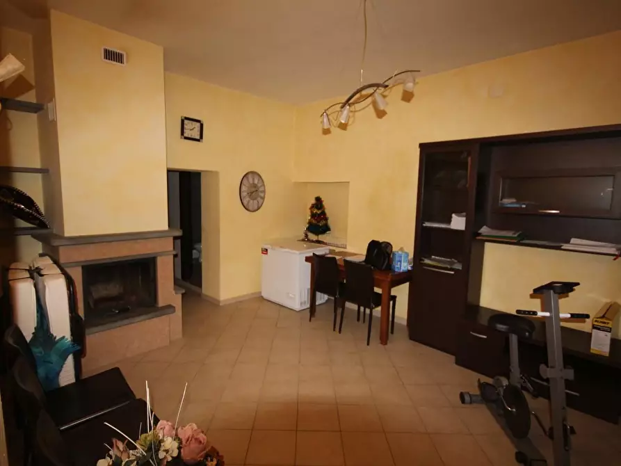 Immagine 9 di Casa colonica in vendita  a Montalcino