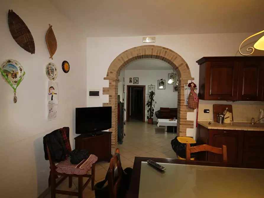 Immagine 7 di Casa colonica in vendita  a Montalcino