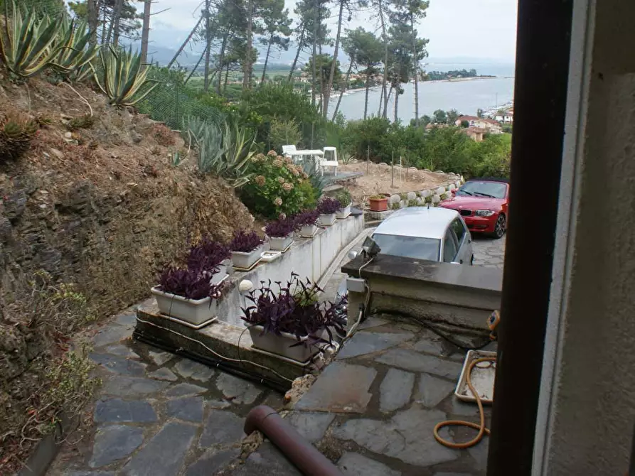 Immagine 5 di Casa bifamiliare in vendita  a Ameglia