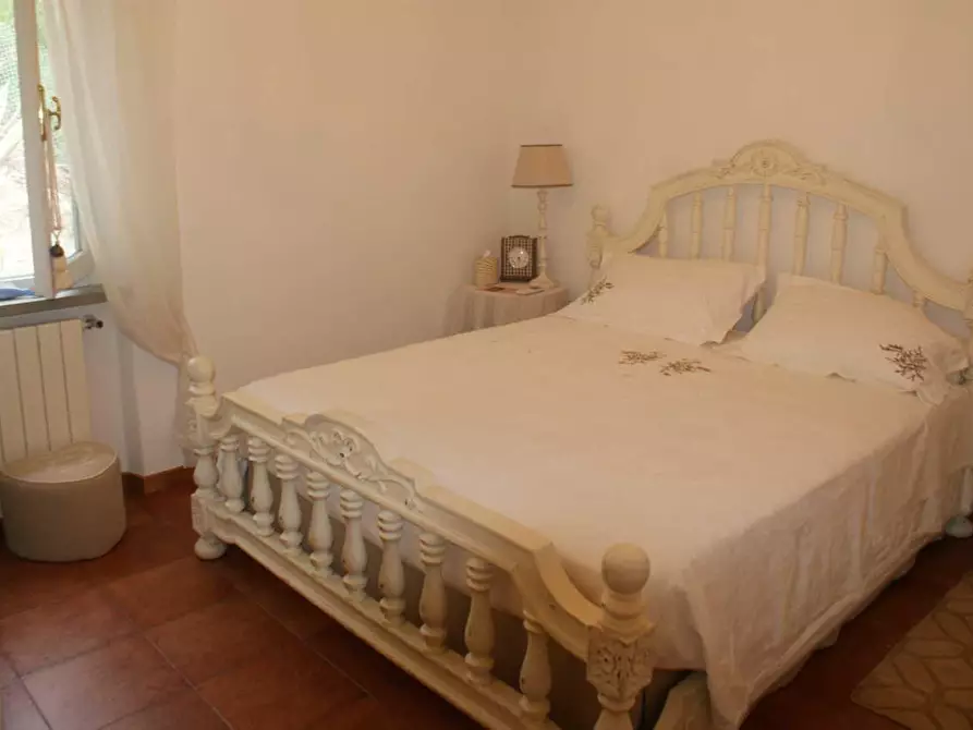Immagine 8 di Casa bifamiliare in vendita  a Ameglia