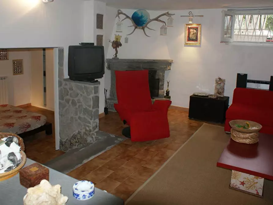 Immagine 31 di Casa bifamiliare in vendita  a Ameglia