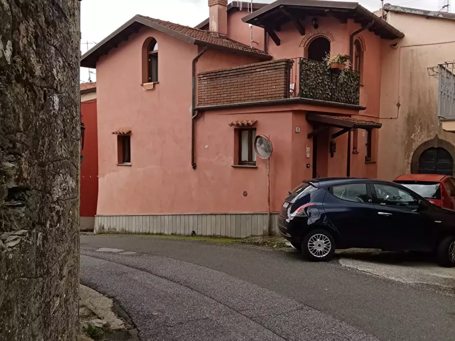 Immagine 1 di Casa indipendente in vendita  a Fivizzano