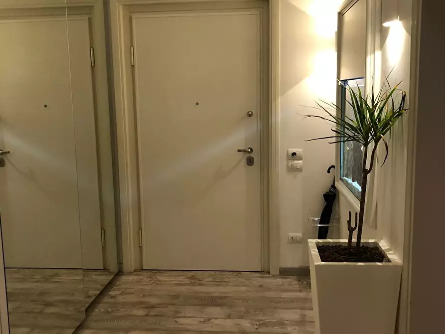 Immagine 3 di Villa in vendita  a Massa