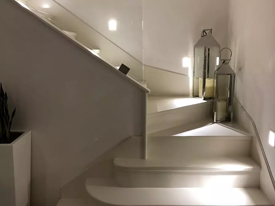 Immagine 28 di Villa in vendita  a Massa