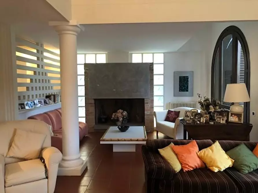 Immagine 3 di Villa in vendita  a San Miniato