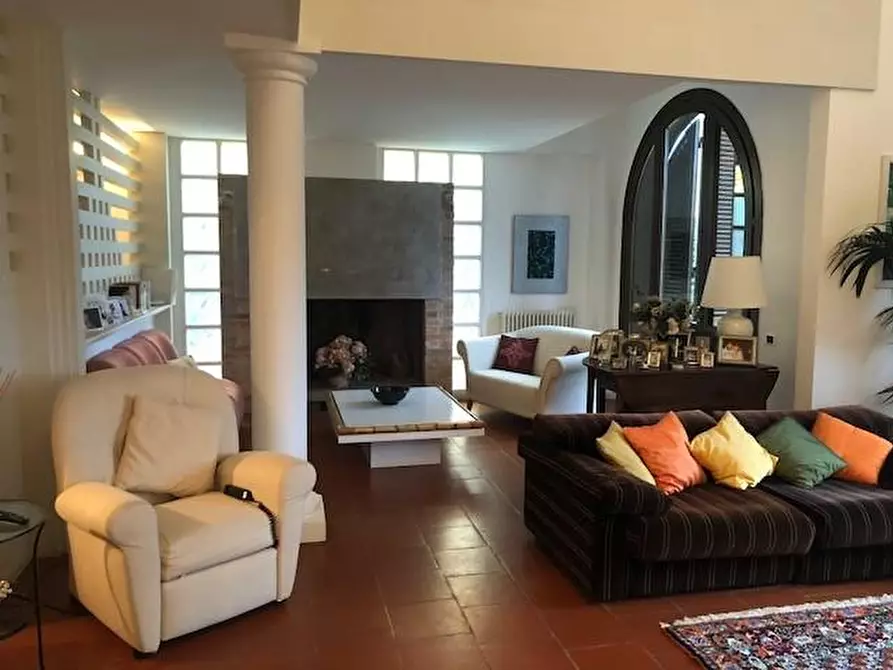 Immagine 2 di Villa in vendita  a San Miniato