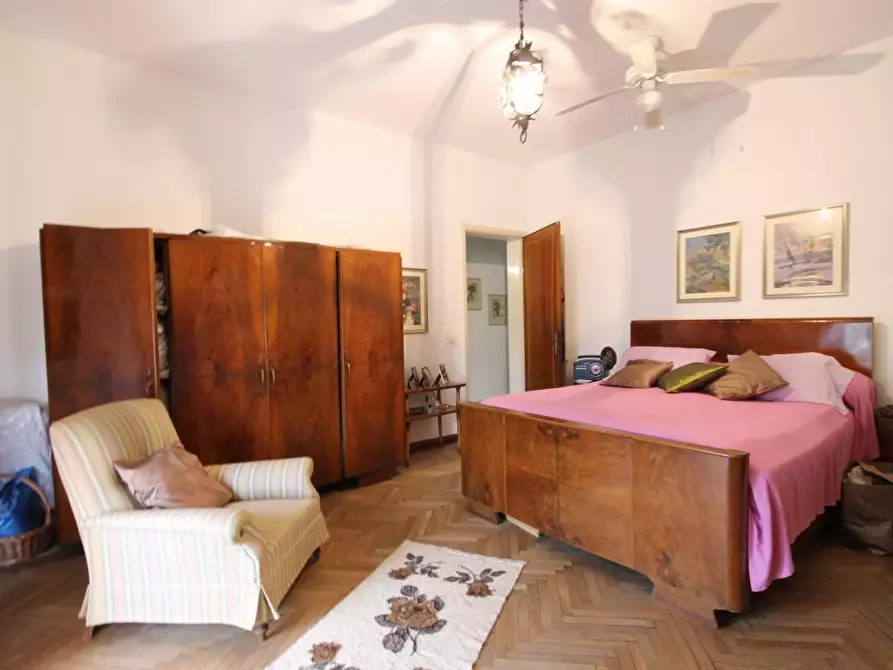 Immagine 15 di Villa in vendita  a Lucca