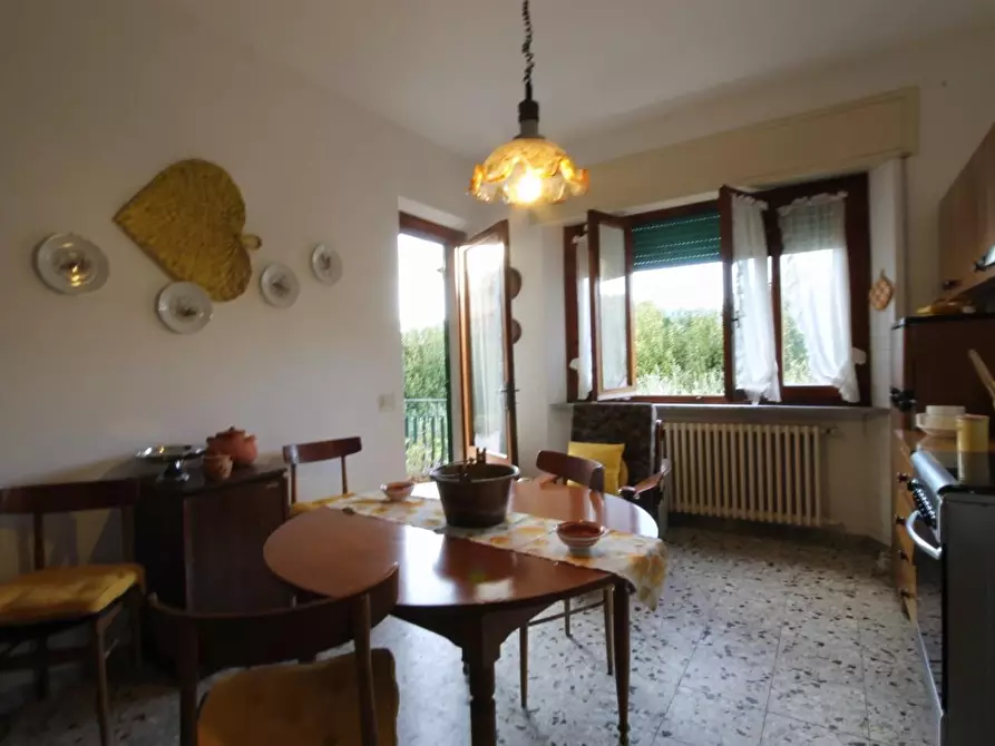 Immagine 12 di Villa in vendita  a Lucca