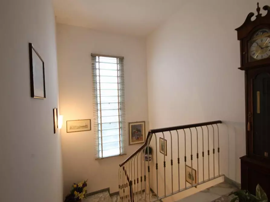 Immagine 7 di Villa in vendita  a Lucca