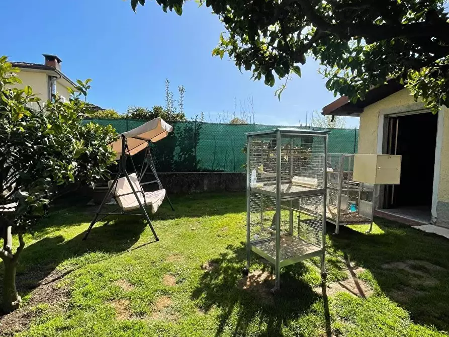 Immagine 2 di Casa indipendente in vendita  a Massa