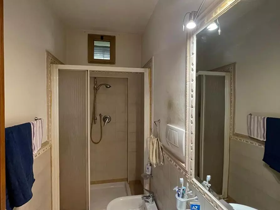 Immagine 16 di Casa indipendente in vendita  a Massa