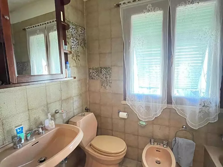 Immagine 15 di Casa indipendente in vendita  a Massa