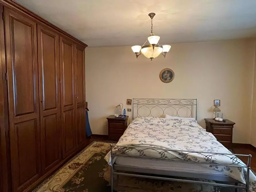 Immagine 14 di Casa indipendente in vendita  a Massa