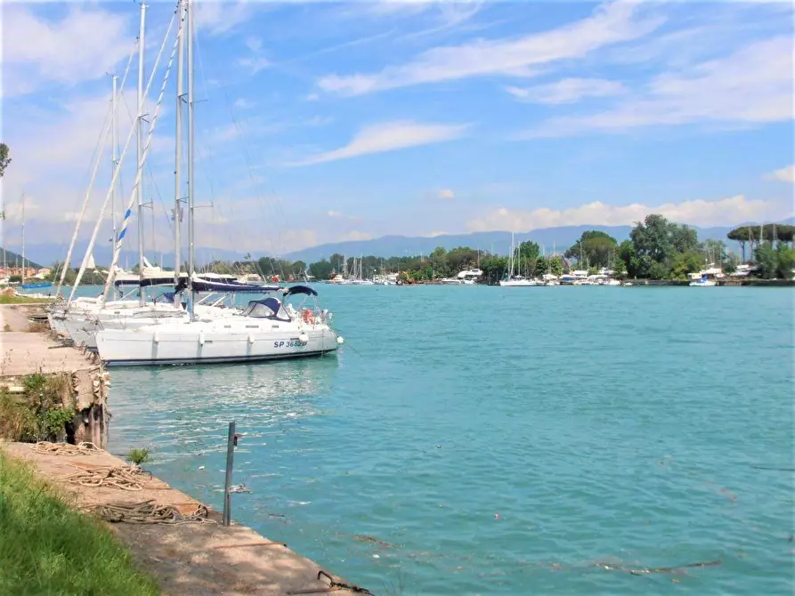 Immagine 30 di Appartamento in vendita  a Ameglia